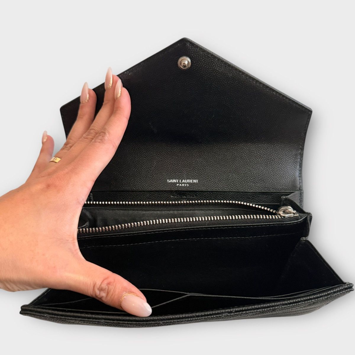 Yves Saint Laurent Saint Laurent YSL Grain de Poudre Wallet - ALL INCLUSIONS Size ONE SIZE - 11 Thumbnail