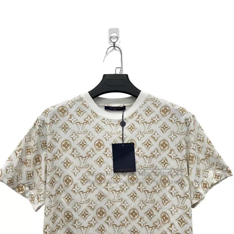Louis Vuitton Louis Vuitton Beige full logo short sleeve Size US S / EU 44-46 / 1 - 4 Thumbnail