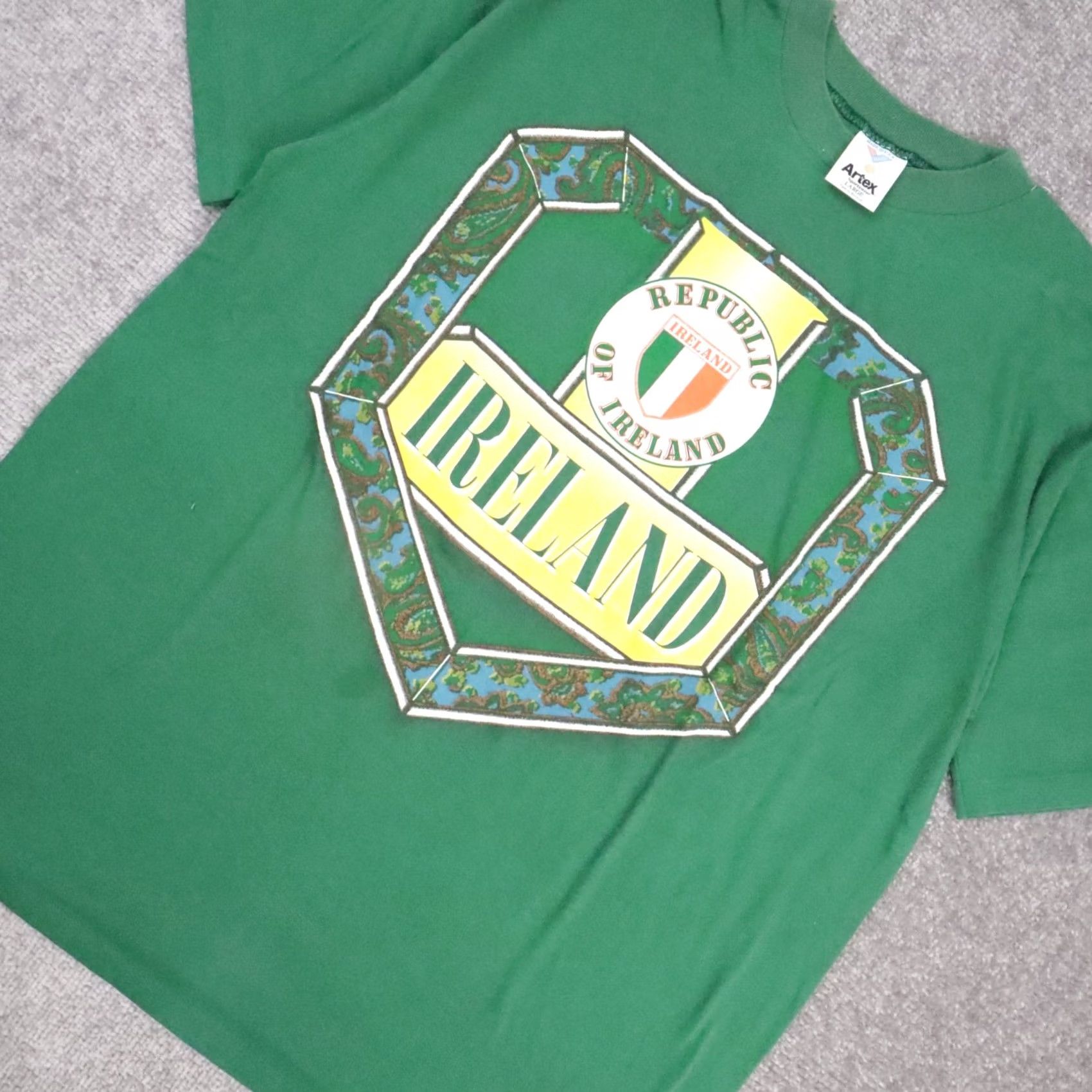 Vintage VINTAGE Republic of Ireland Green Short Sleeve T-Shirt Large Men 80s 90s Regular Cotton Crew Neck Solid Size US L / EU 52-54 / 3 - 6 Thumbnail
