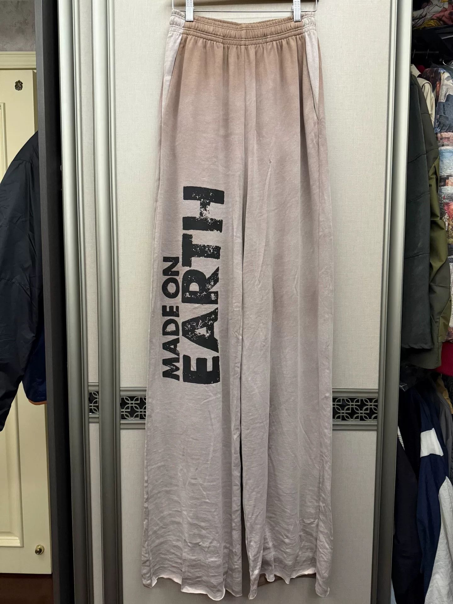 Vetements Vetements Distressed Wide-Leg Pants Size 32" / US 10 / IT 46 - 1 Thumbnail