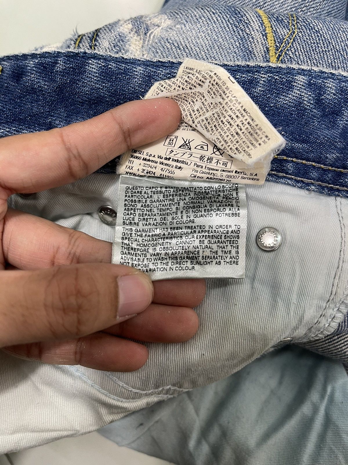Diesel DIESEL INDUSTRY MADE IN ITALY DISTRESSED JEANS Size US 30 / EU 46 - 22 Thumbnail