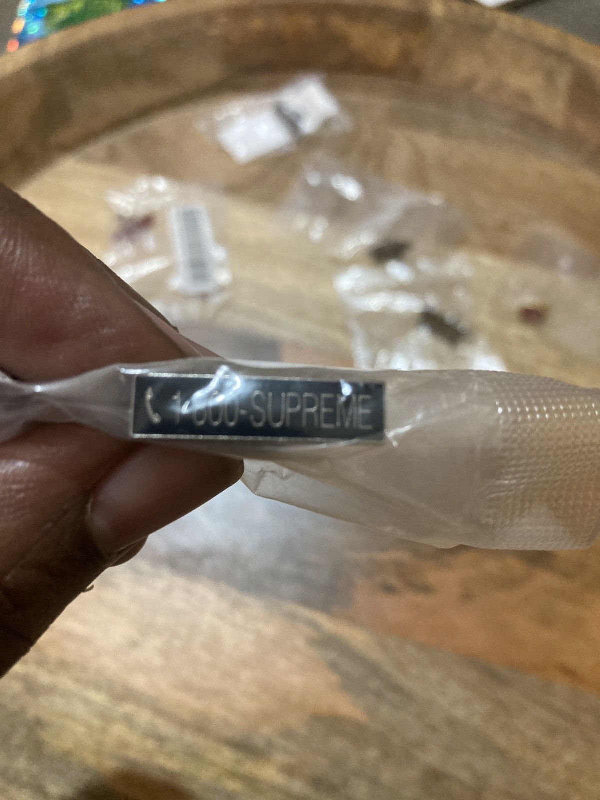 Supreme 1800 SUPREME Pin Size ONE SIZE - 1 Thumbnail