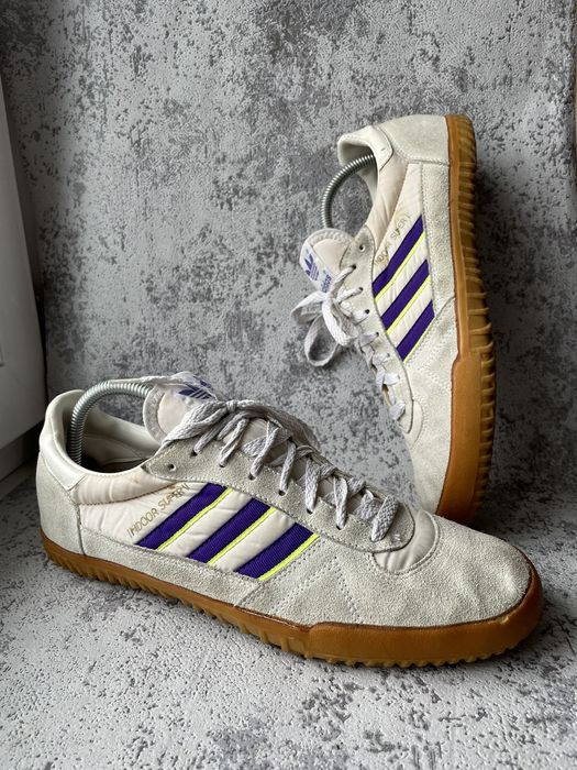 Adidas indoor store super size 10