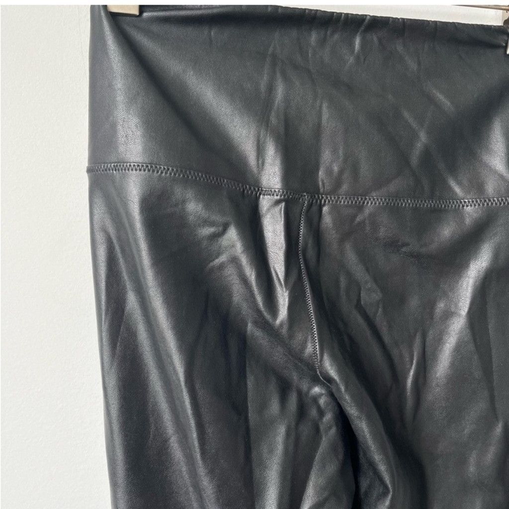 Aritzia Wilfred Free Daria Chic Black polyurethane Leggings Size XS Size 26" / US 2 / IT 38 - 9 Thumbnail