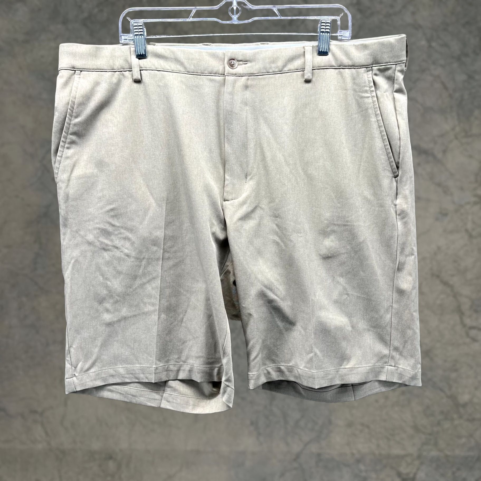 Vintage Greg Norman Shorts Mens 40 Khaki Beige Chino Flat Front Casual Golf / Mens / 40 / Beige Size US 40 / EU 56 - 1 Thumbnail