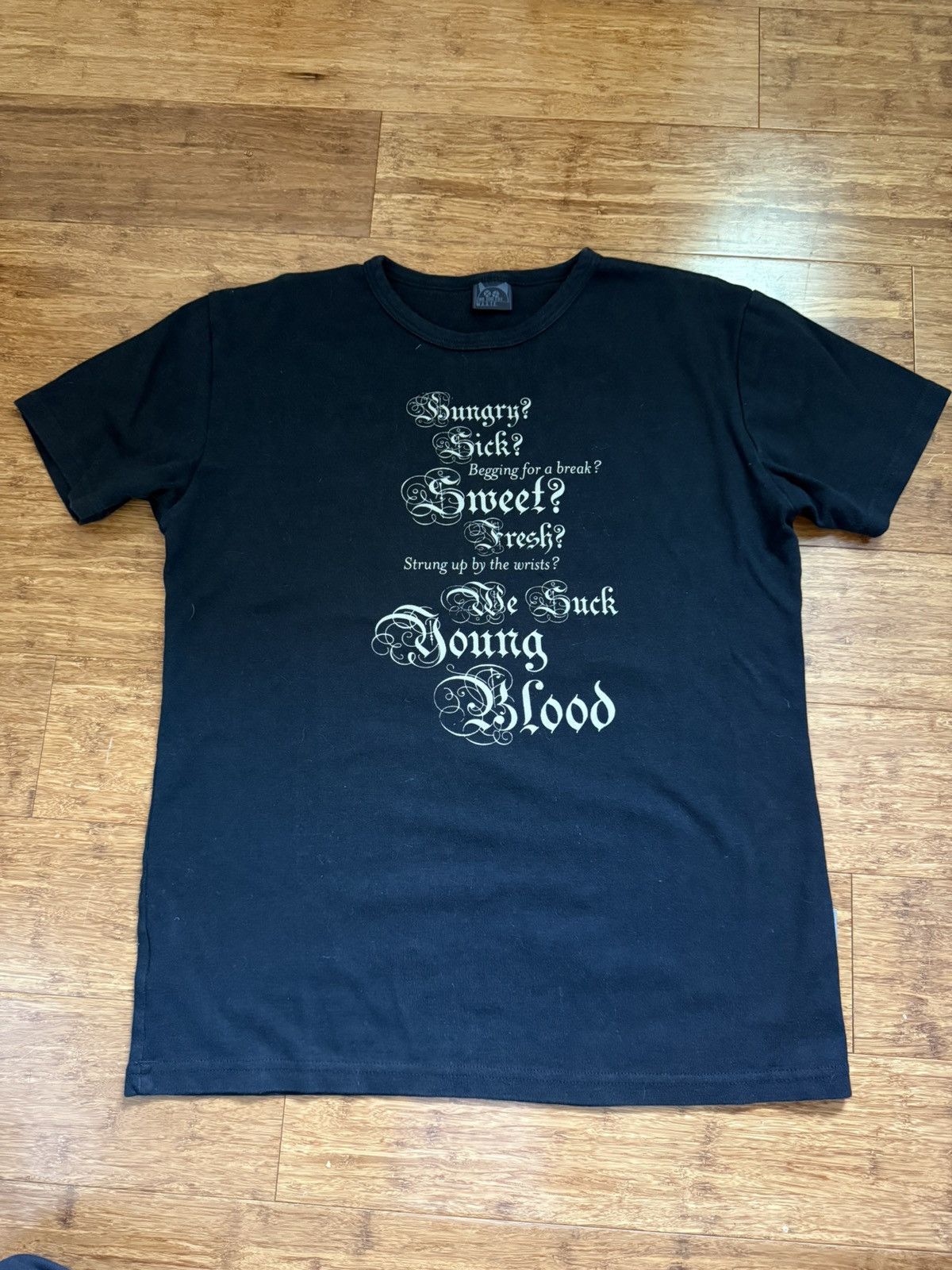 Other Radiohead “We Suck Young Blood” T-Shirt Size US M / EU 48-50 / 2 - 1 Thumbnail