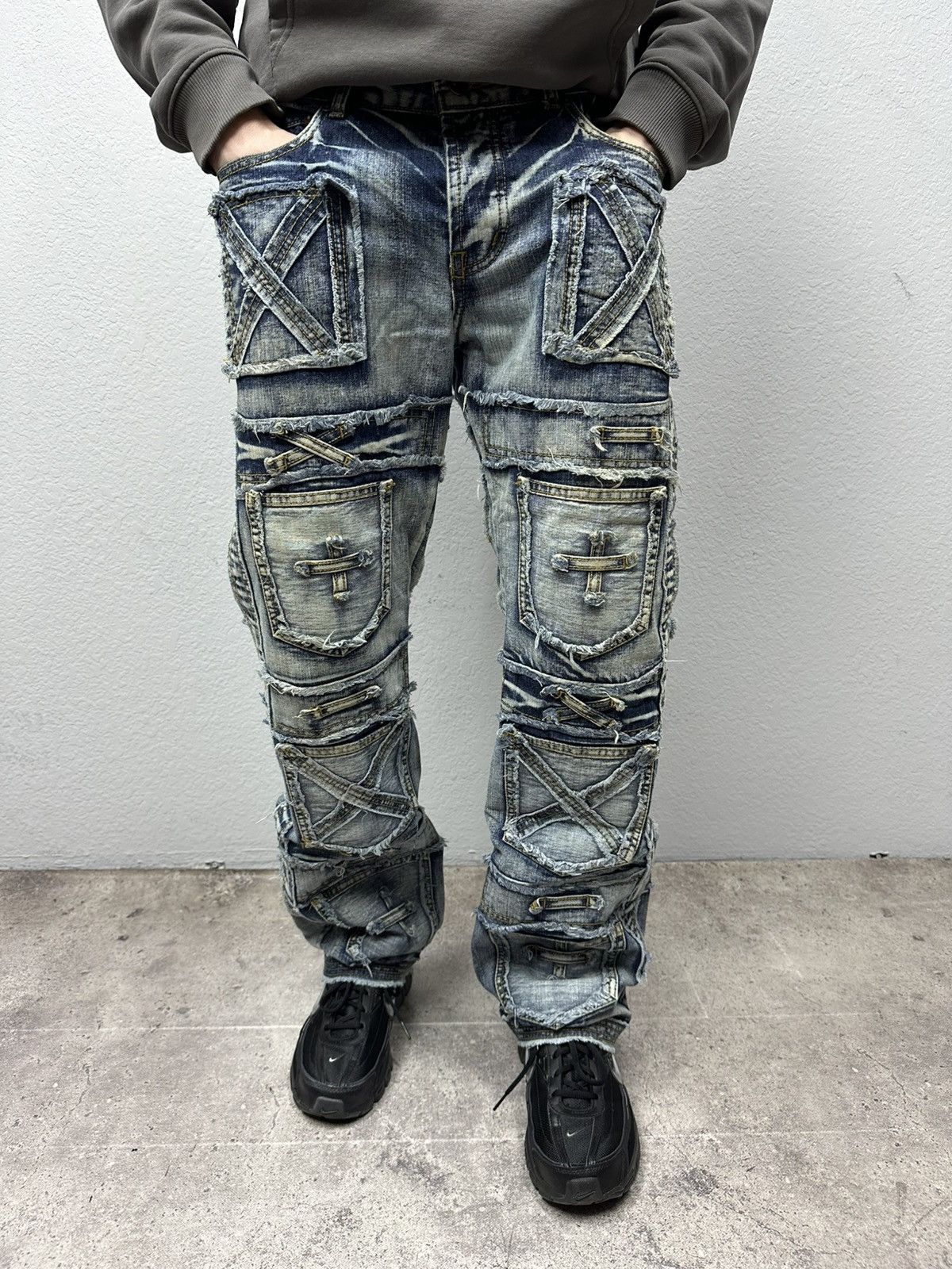Japanese Brand Vintage Junya Watanabe Style Multi Pocket Cargo Jeans Pants Size US 32 / EU 48 - 1 Thumbnail