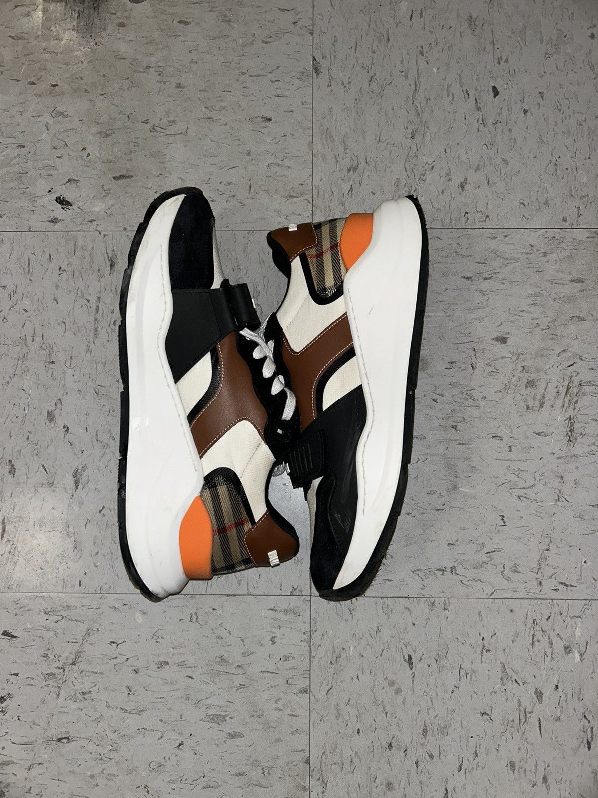 Burberry check sued and Leather sneakers