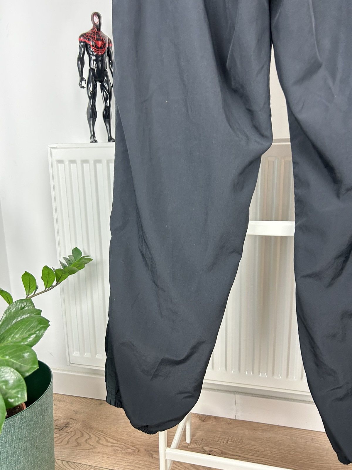 Nike × Vintage Nike Nylon Baggy Swoosh Logo Overisize y2k Pants Joggers Size US 38 / EU 54 - 13 Thumbnail