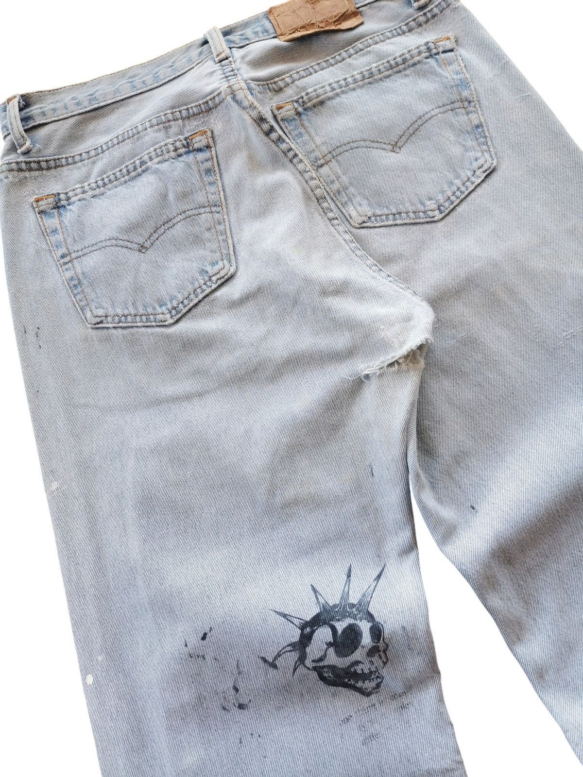 Levi's Levi’s 501 Custom Vintage Jeans Graffiti Stencil Art 1990s Size US 32 / EU 48 - 9 Thumbnail