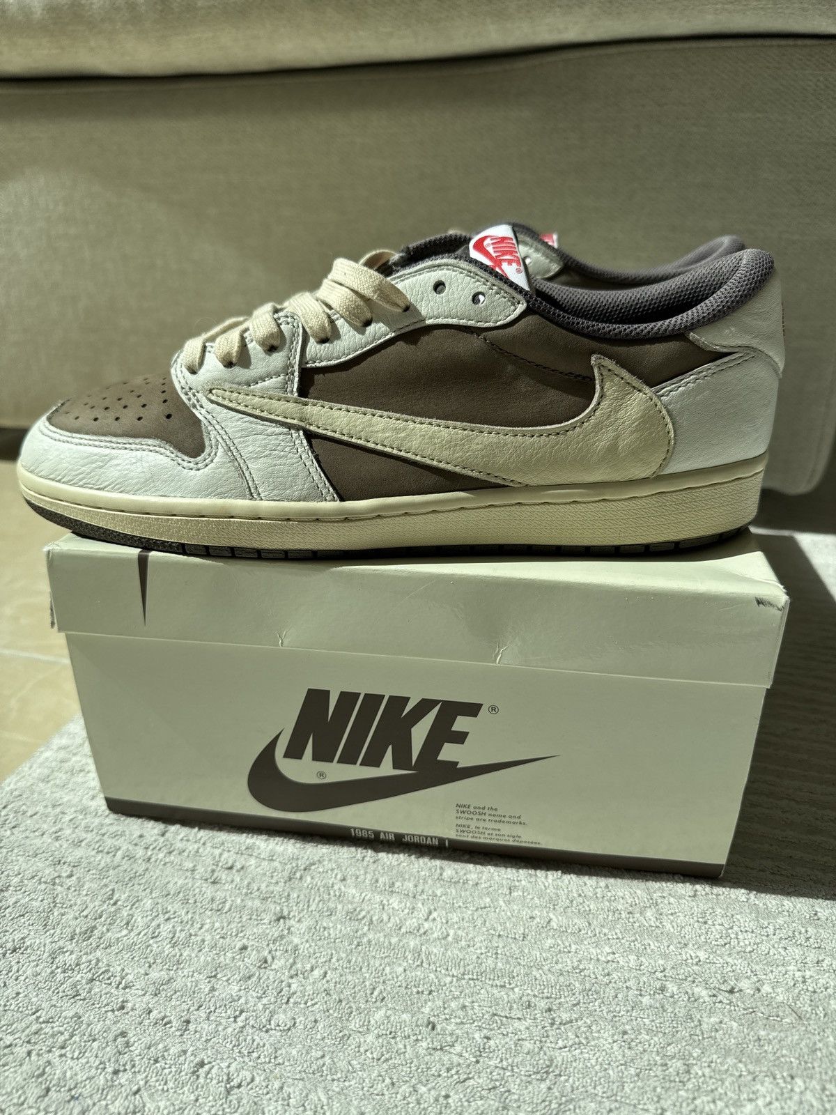 Air Jordan Retro Low x Travis Scott Reverse Mocha US 10 M