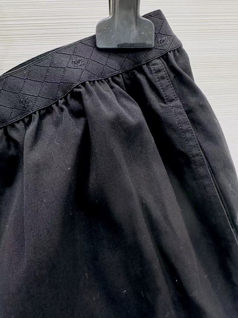 Chanel Chanel 24S waist logo elastic waist shorts Size 25" / US 0 / IT 36 - 6 Thumbnail
