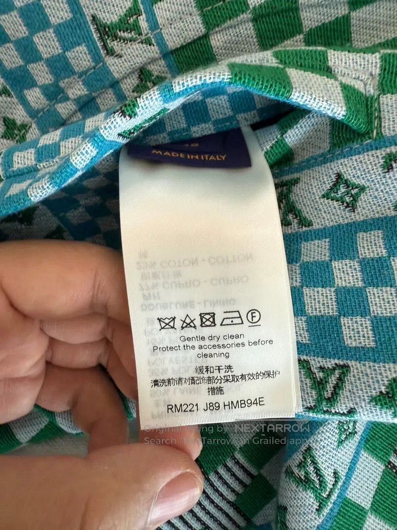 Louis Vuitton Louis Vuitton Full logo design jacket Size US M / EU 48-50 / 2 - 6 Thumbnail