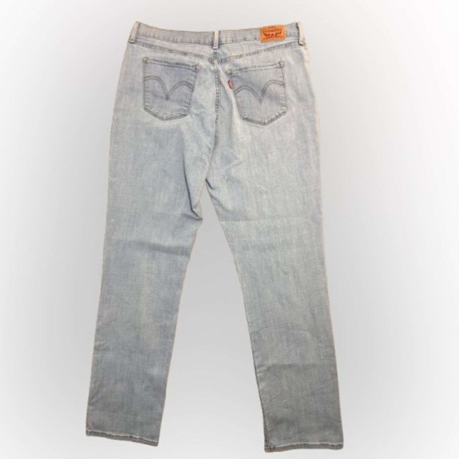 Levi's LEVI’S WOMEN'S CLASSIC STRAIGHT FIT JEANS (Size: 16 Long) Size 38" / US 16 / IT 52 - 2 Thumbnail