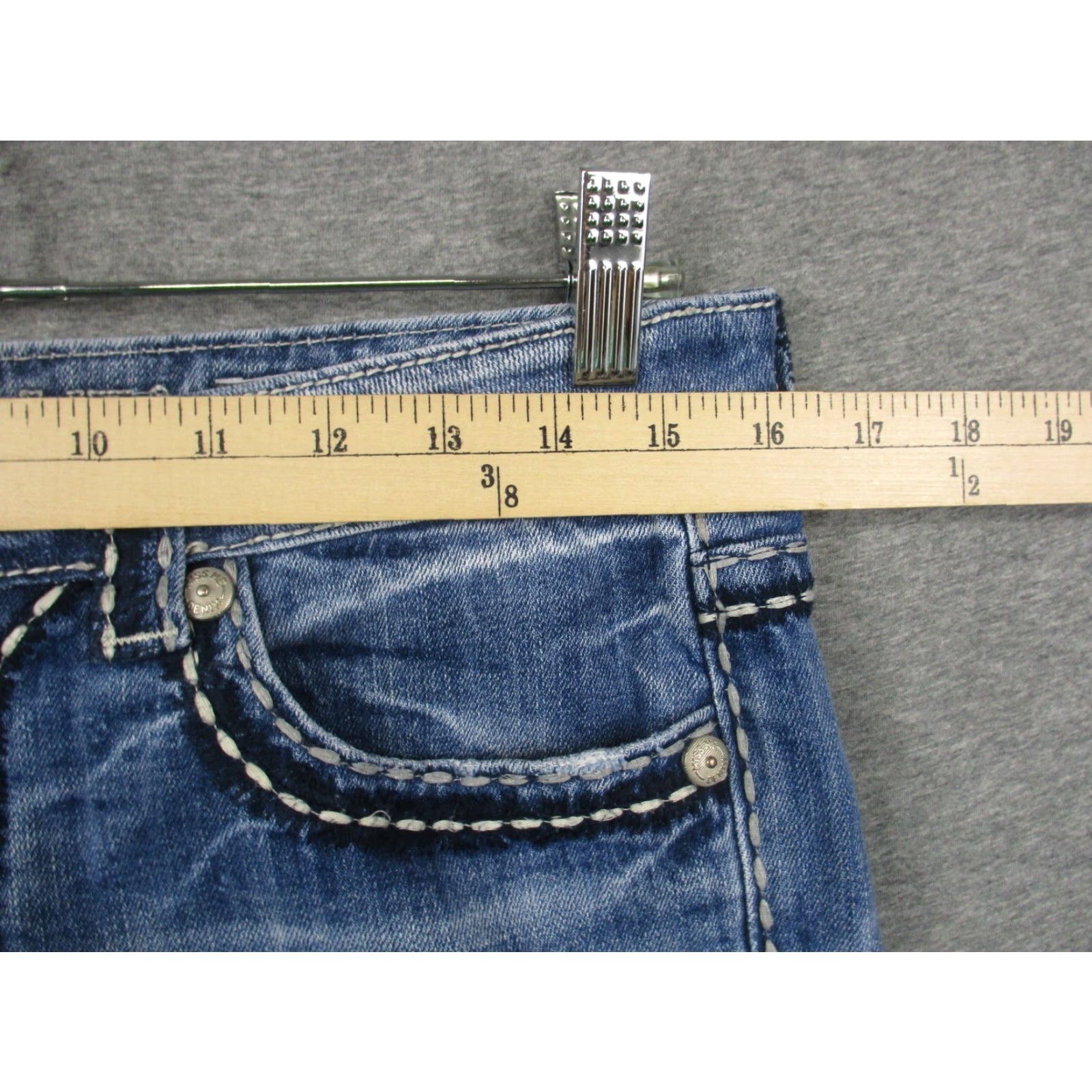 Miss Me Miss Me Jeans Women 27 Boyfriend Rhinestone Capri Denim Blue Regular 27in Inseam Jeans Womens Size 27" / US 4 / IT 40 - 4 Thumbnail