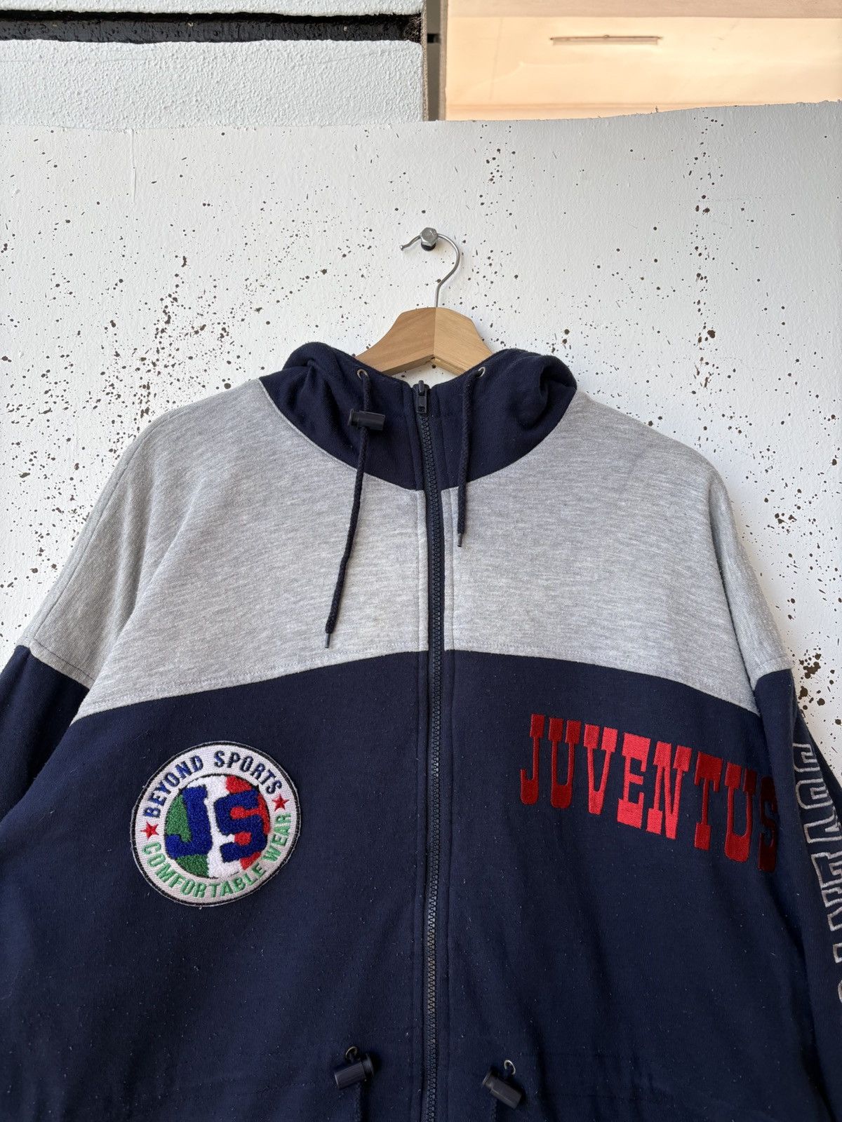Vintage Rare‼️ Vintage Embroidered Juventus Beyond Sports Big Logo Size US L / EU 52-54 / 3 - 4 Thumbnail
