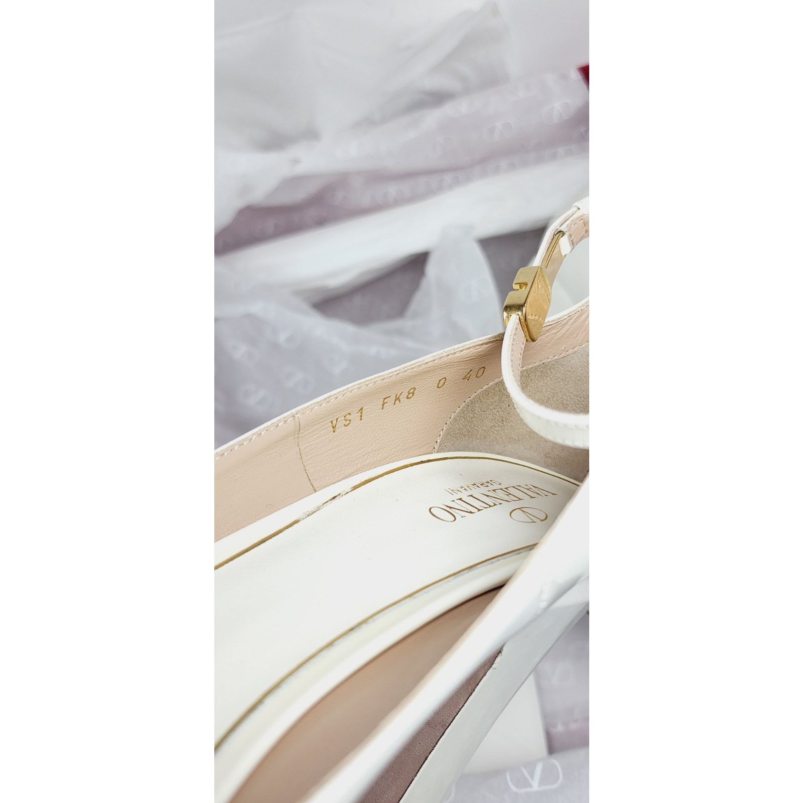 Valentino VALENTINO GARAVANI Leather Pump Shoes US10 VLogo . Size US 10 / IT 40 - 9 Thumbnail