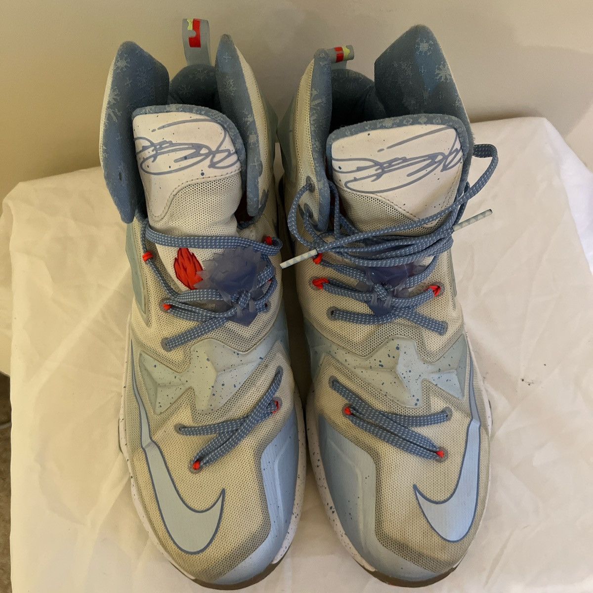 Nike Nike Lebron James Retro 13 2015 Christmas Edition Sneakers Size US 11 / EU 44 - 1 Thumbnail