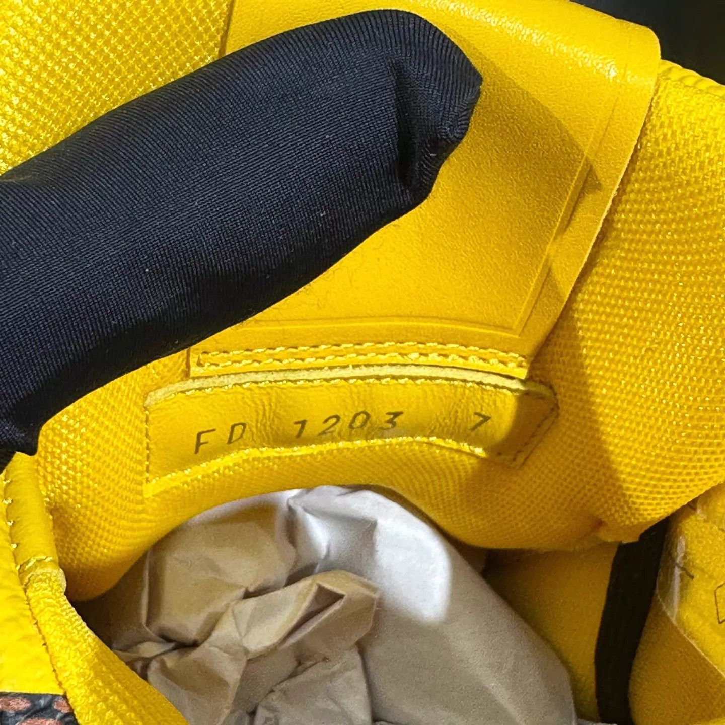 Louis Vuitton LV 25 SS Damier Checker GoldTag Trainer Ylw 41 (UK7) Size US 8 / EU 41 - 7 Thumbnail