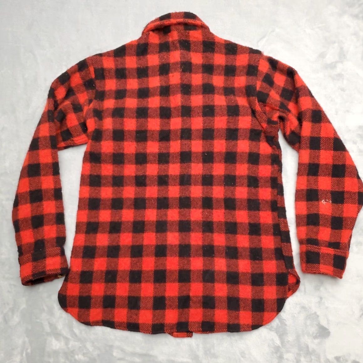 Vintage VINTAGE Woolrich Shirt Mens S Red Buffalo Plaid Wool Button Overshirt Jacket 80s Logger Size US S / EU 44-46 / 1 - 5 Thumbnail