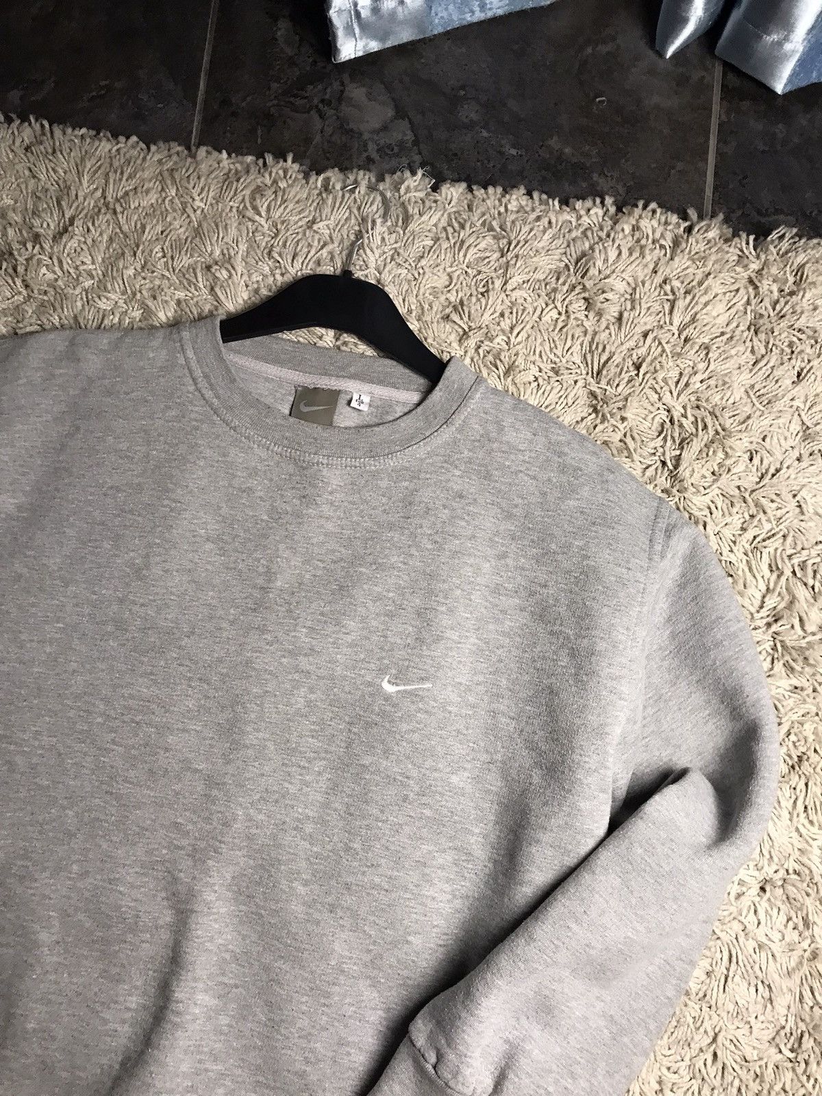 Nike × Vintage Vintage Nike Grey small swoosh crewneck sweatshirt Size US L / EU 52-54 / 3 - 2 Thumbnail