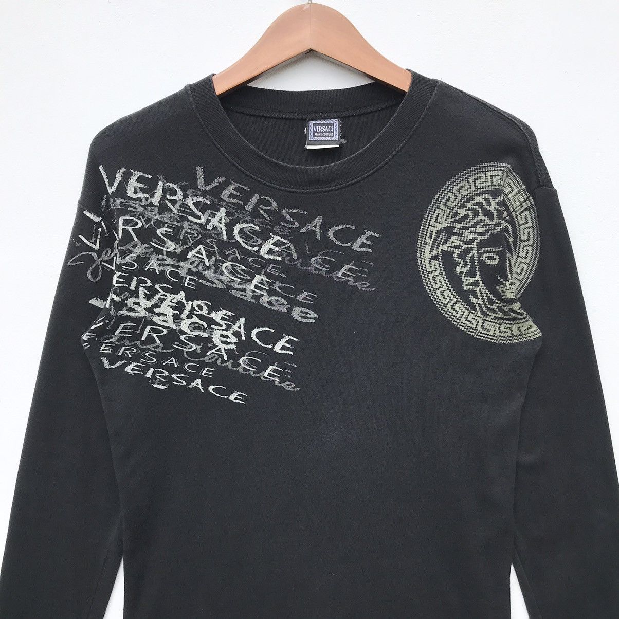 Versace Vintage 90s Versace Jeans Couture Shirt Versace Sunfaded Size US S / EU 44-46 / 1 - 9 Thumbnail