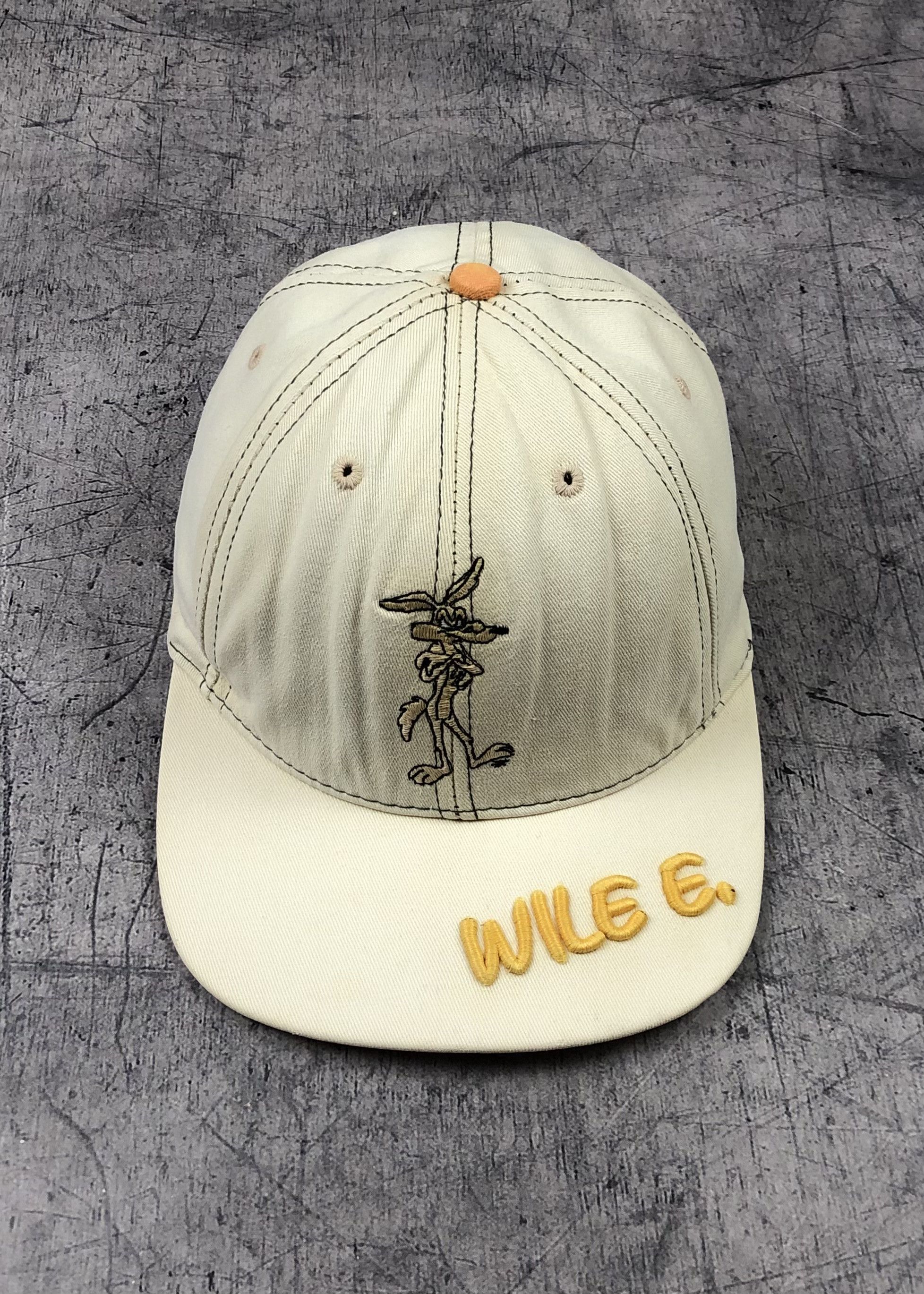 Warner Bros Vintage 1997 Wile Coyote USA Cap Size ONE SIZE - 1 Thumbnail