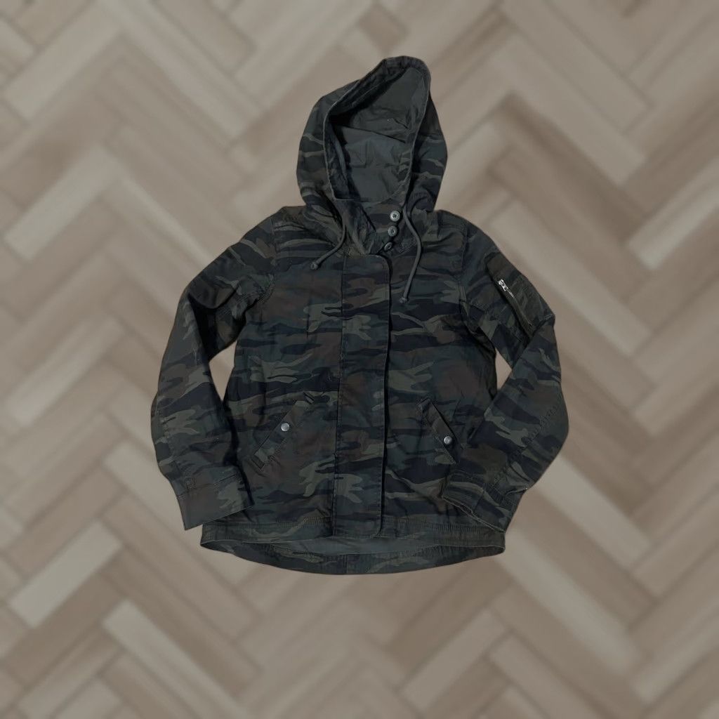 American Eagle Outfitters American Eagle Embroidered Floral Love Camo Utility Jacket Sz S Hooded Pockets Size S / US 4 / IT 40 - 1 Thumbnail