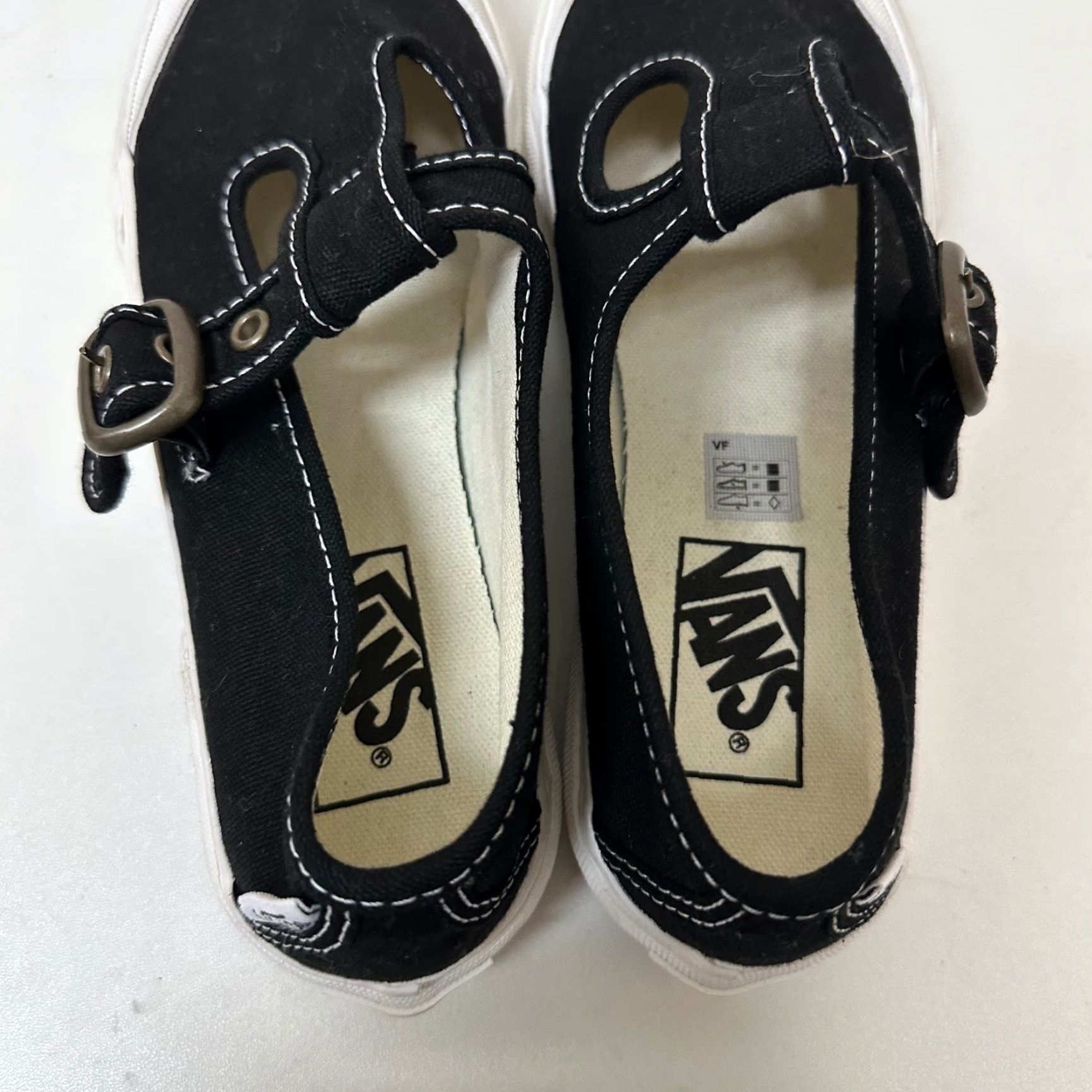 Vans VANS Mary Jane Black Canvas Sneakers Women's 6.0 Buckle Strap Flat Canvas Casual Shoes Men’s 4.5 Winter Fall Spring Summer Women’s Shoes Size US 6 / IT 36 - 6 Thumbnail