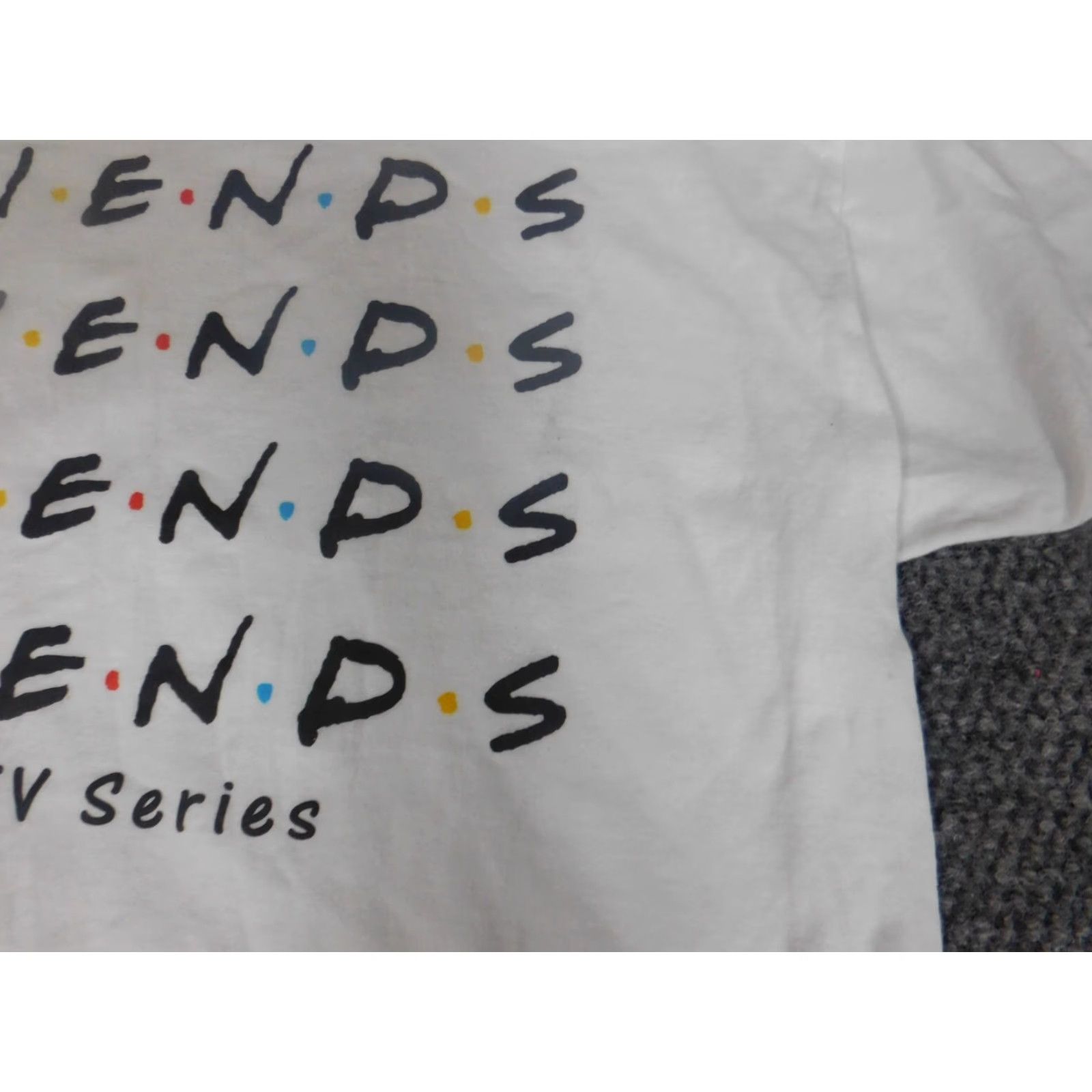 Vintage Friends Mens T-Shirt XL White Crew Neck Short Sleeve Logo Cotton Blend Polyester, Solid, Regular Fit, TV Sitcom, Friends Size US XL / EU 56 / 4 - 3 Thumbnail