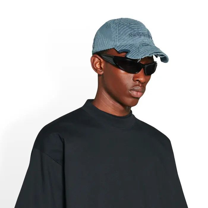 Balenciaga o1w1db10126 Size: S / Laser Destroyed Hat / Cap Size ONE SIZE - 3 Thumbnail