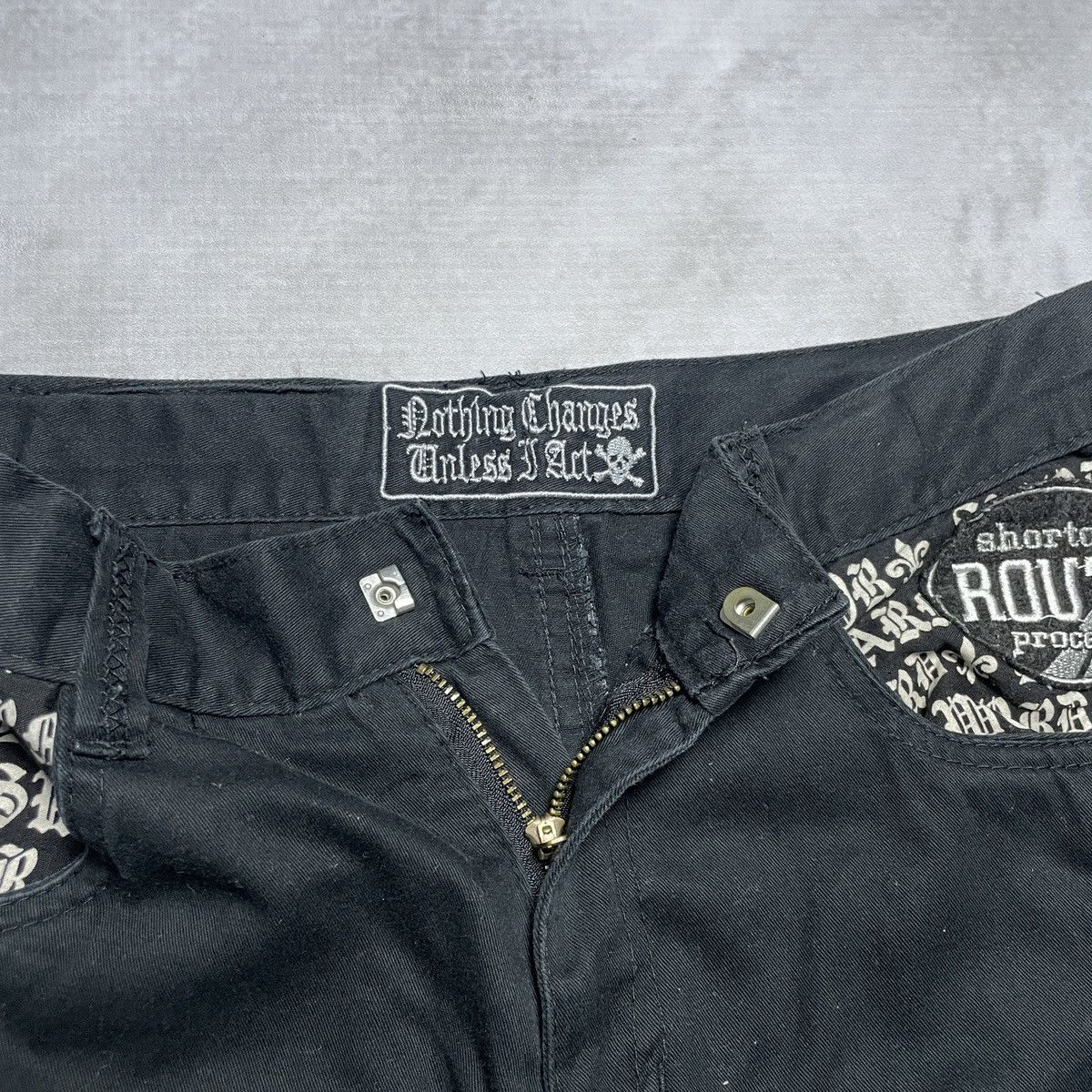 14th Addiction × If Six Was Nine × Japanese Brand 2000’s Nothing Changes Unless I Act - Gothic Pants Size US 30 / EU 46 - 12 Thumbnail