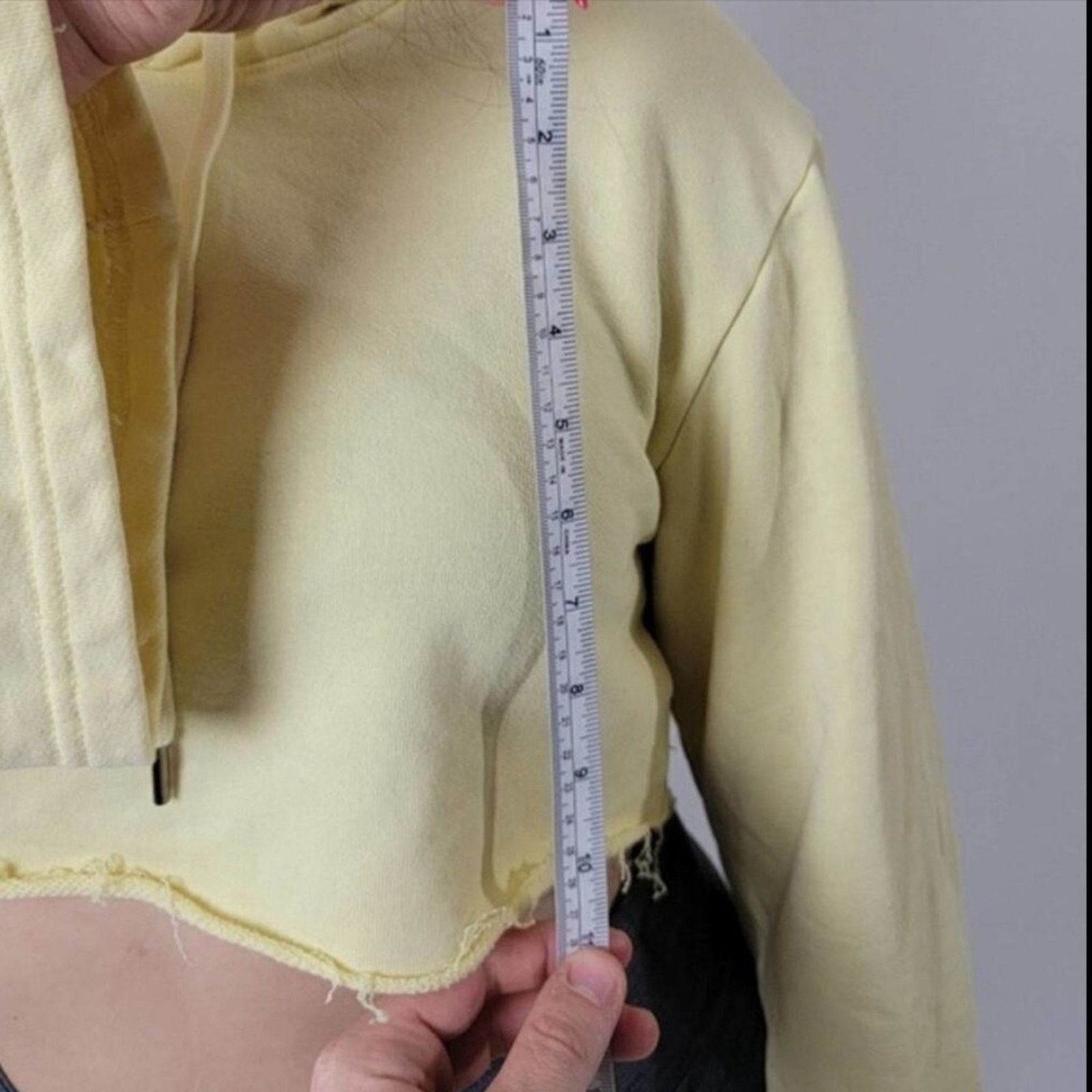 Forever 21 Forever 21 Cropped Bell Sleeve Sweatshirt Size M / US 6-8 / IT 42-44 - 10 Thumbnail