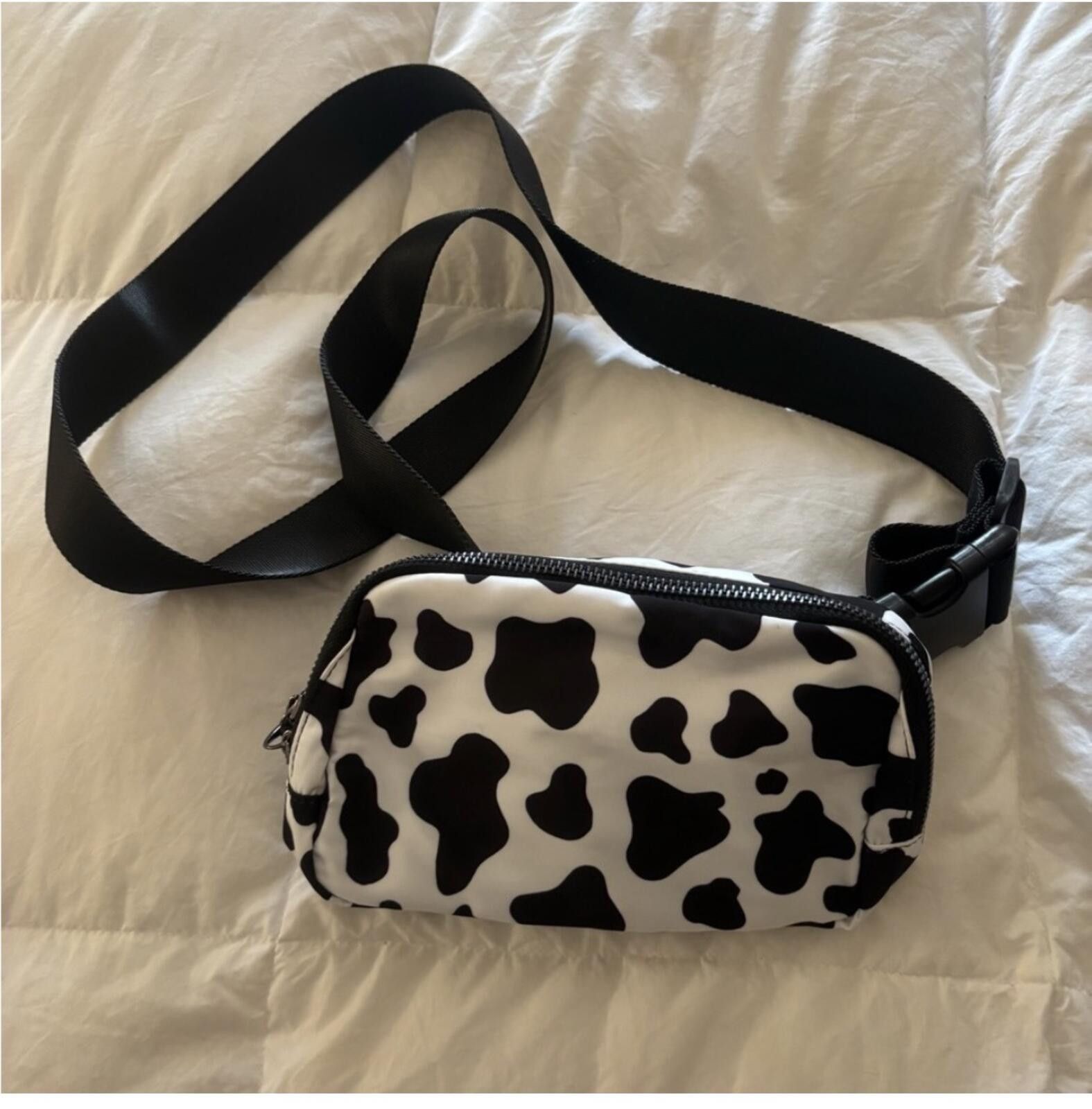 Other (Boutique) Stylish Black and White Cow Print Women's Bag Size ONE SIZE - 1 Thumbnail