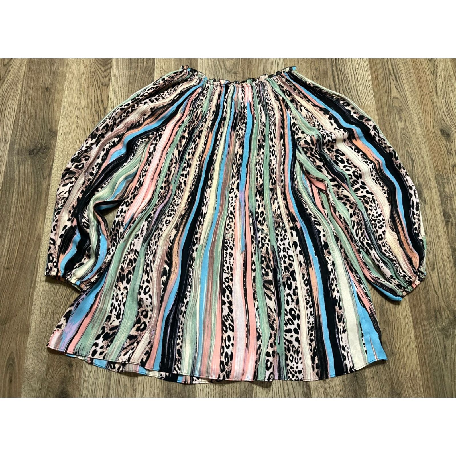 Melissa Melissa Paige Shirt Womens Small Multicolor Animal Print Striped V-Neck T-Shirt Casual Pull-over Size S / US 4 / IT 40 - 2 Thumbnail