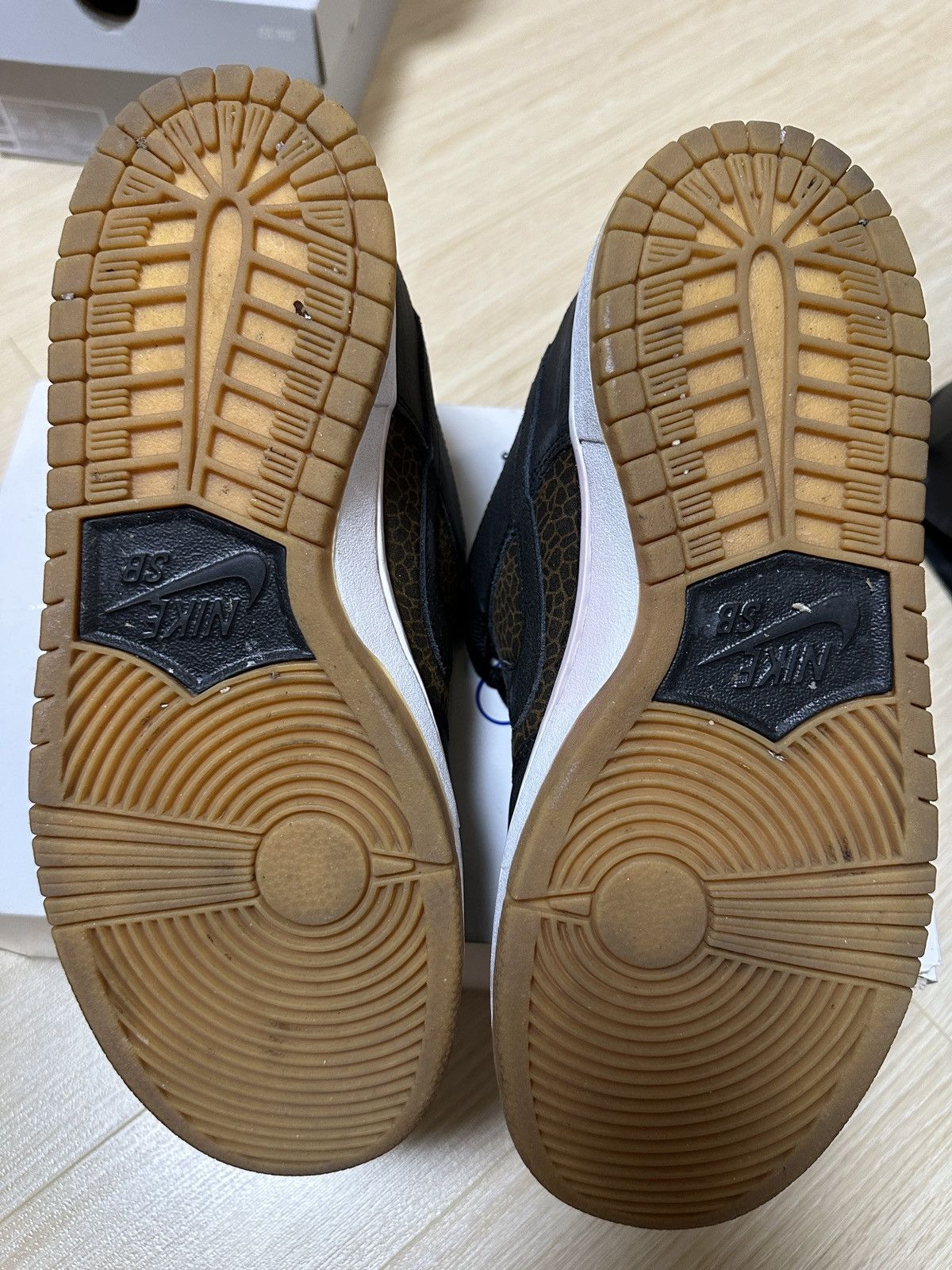 Nike SB Nike Dunk Low Premium SB Giraffe Size US 9 / EU 42 - 3 Thumbnail