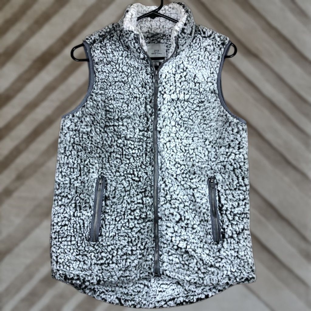Vintage Thread & Supply Womens Vest Charcoal Fleece Sherpa Sleeveless Full Zip XS Vest Women Charcoal Fleece Sherpa Sleeveless Full Zip XS Size XS / US 0-2 / IT 36-38 - 1 Thumbnail