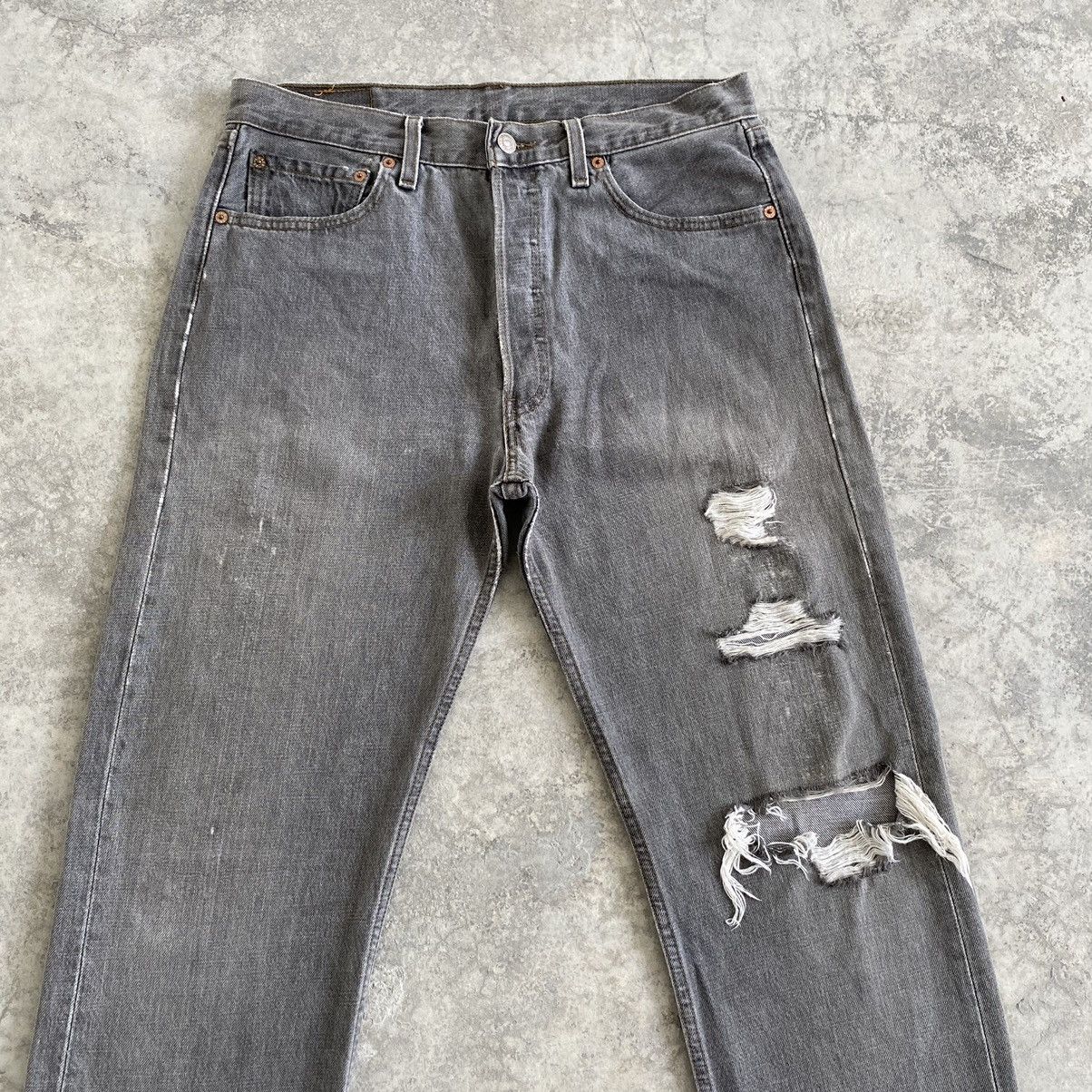 image of VTG Levis 501 Ash Grey Ripped Distressed Denim Jeans, Men's (Size 32)