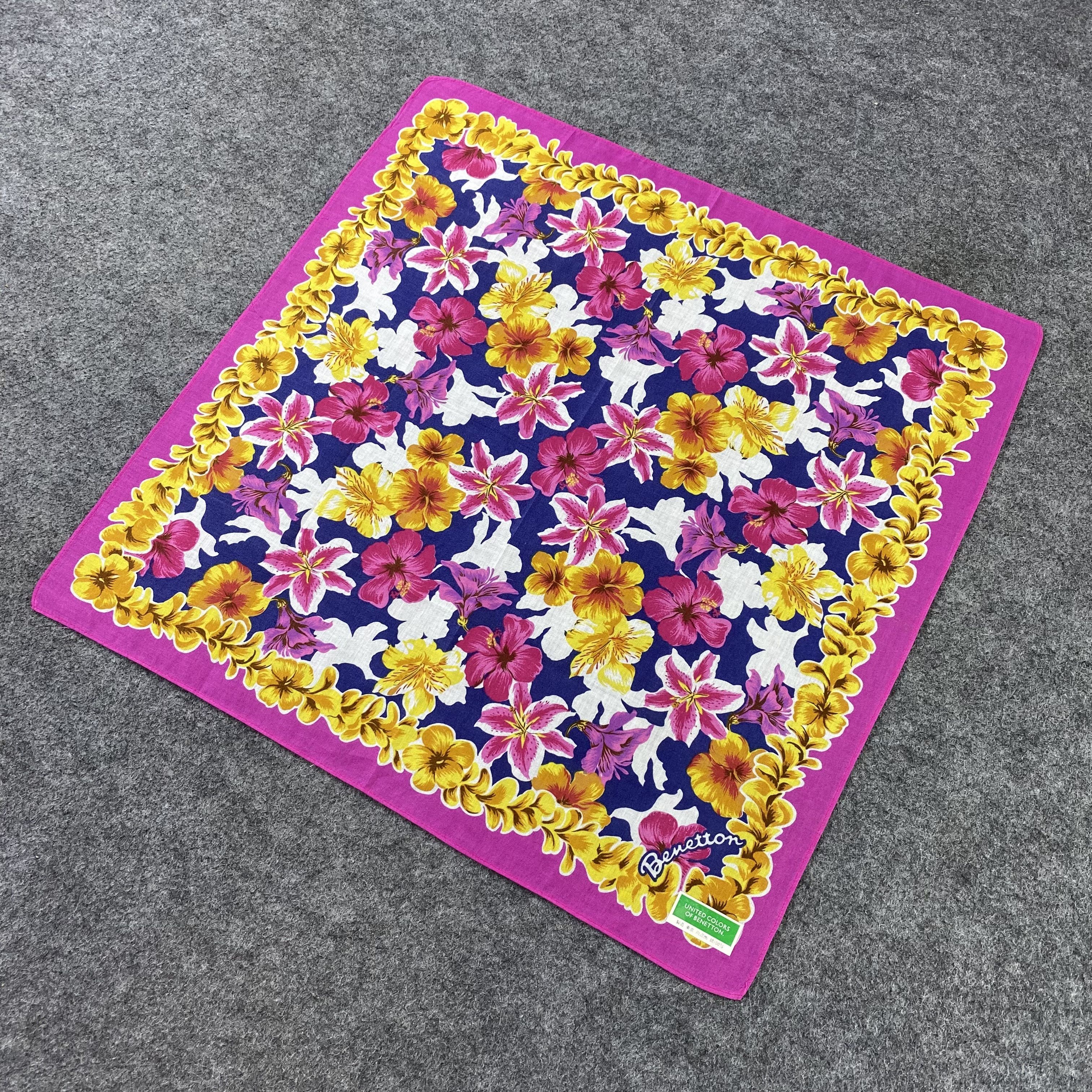 United Colors Of Benetton Benetton Handkerchief / Bandana / Neckerchief-B1336 Size ONE SIZE - 4 Thumbnail