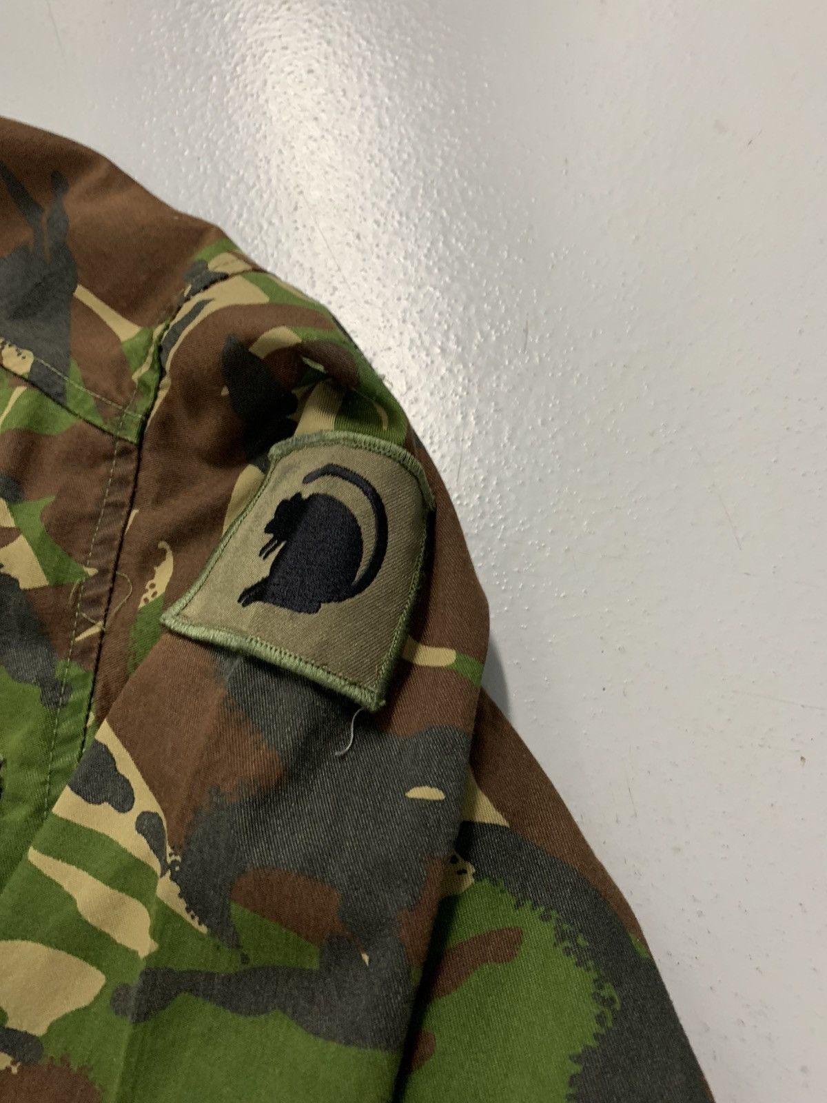Other British DPM Camo Combat Jacket w/ Patches - Fits M/L Size US M / EU 48-50 / 2 - 5 Thumbnail