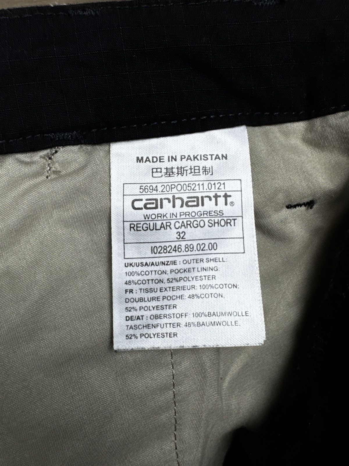 Carhartt Wip Carhartt WIP black regular cargo shorts Size US 32 / EU 48 - 10 Thumbnail