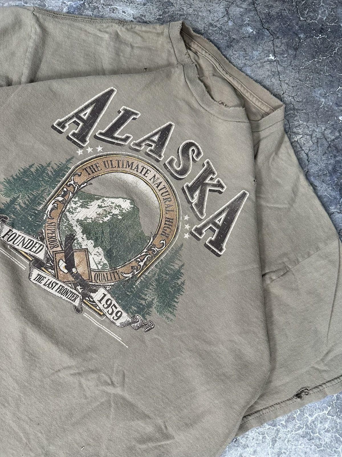 Vintage Vintage Alaska State Thrashed Tee Size US L / EU 52-54 / 3 - 3 Thumbnail