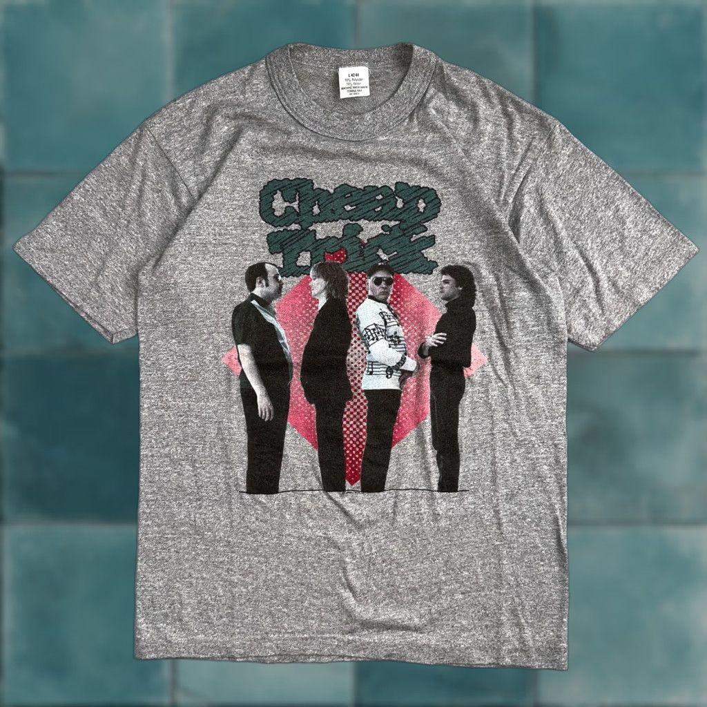 Vintage VINTAGE 1982 CHEAP TRICK Nielsen Zander Budokan Band Rock T-Shirt Regular Mens L Gray Graphic Print Concert Theme 80s 90s Shoes not included Size US L / EU 52-54 / 3 - 1 Thumbnail