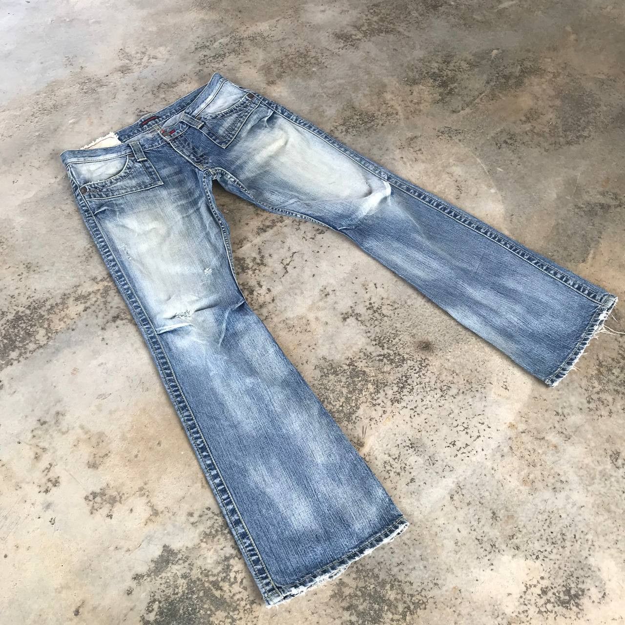 Other FLARED BLUEWAY JAPAN DISTRESSED LOWRISE DENIM W33x33 Size US 33 - 2 Thumbnail