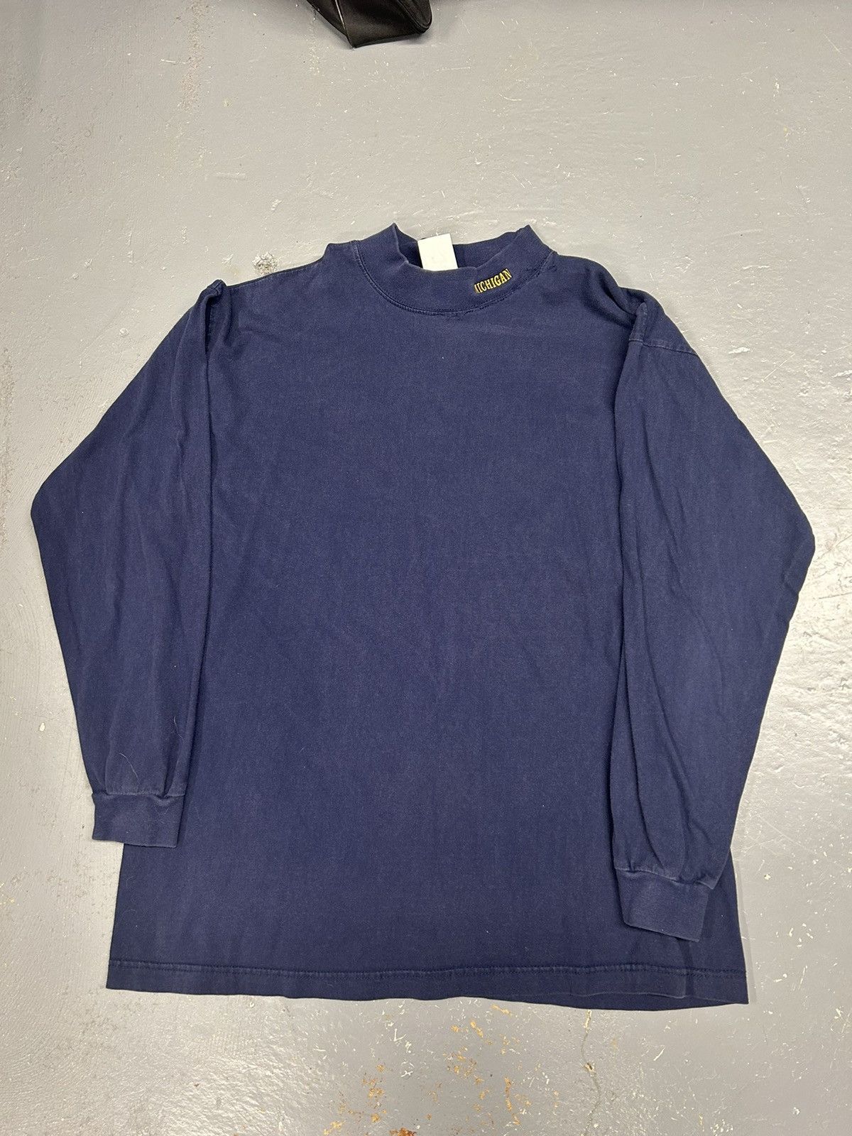 Vintage Crazy Vintage Y2K Essential Michigan University Mockneck Tee Size US XL / EU 56 / 4 - 1 Thumbnail