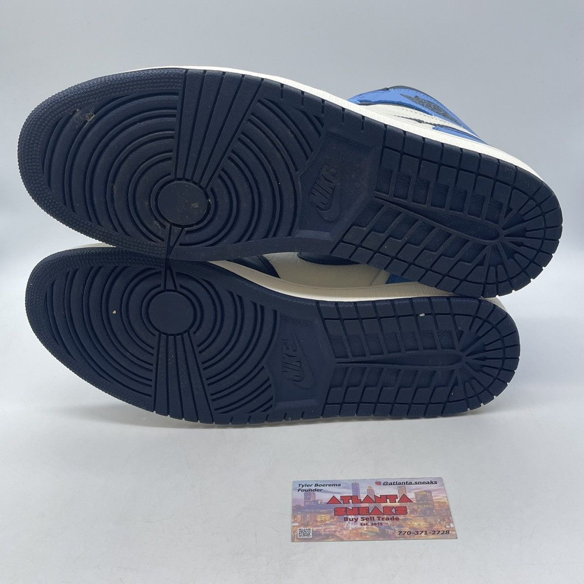 Jordan Brand Air Jordan 1 high obsidian Size US 13 / EU 46 - 7 Thumbnail