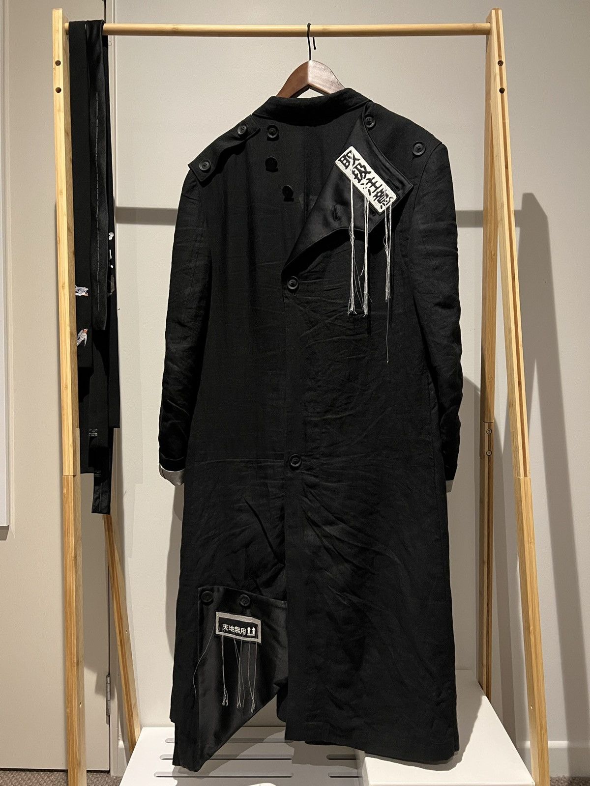 Yohji Yamamoto Yohji Yamamoto YYPH 21S/S look3 embroidered linen coat Size US S / EU 44-46 / 1 - 3 Thumbnail