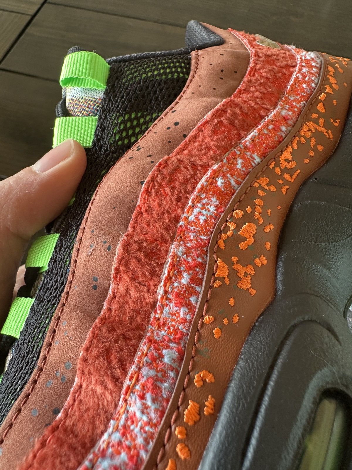 Nike Nike Air Max 95 Family Reunion City Pack Hong Kong Red Clay Size US 8 / EU 41 - 11 Thumbnail