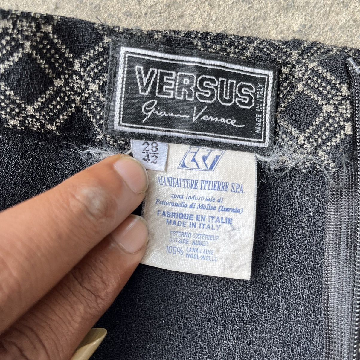 Designer × Versus Versace × Vintage Versus Versace Vintage Size 26" / US 2 / IT 38 - 12 Thumbnail