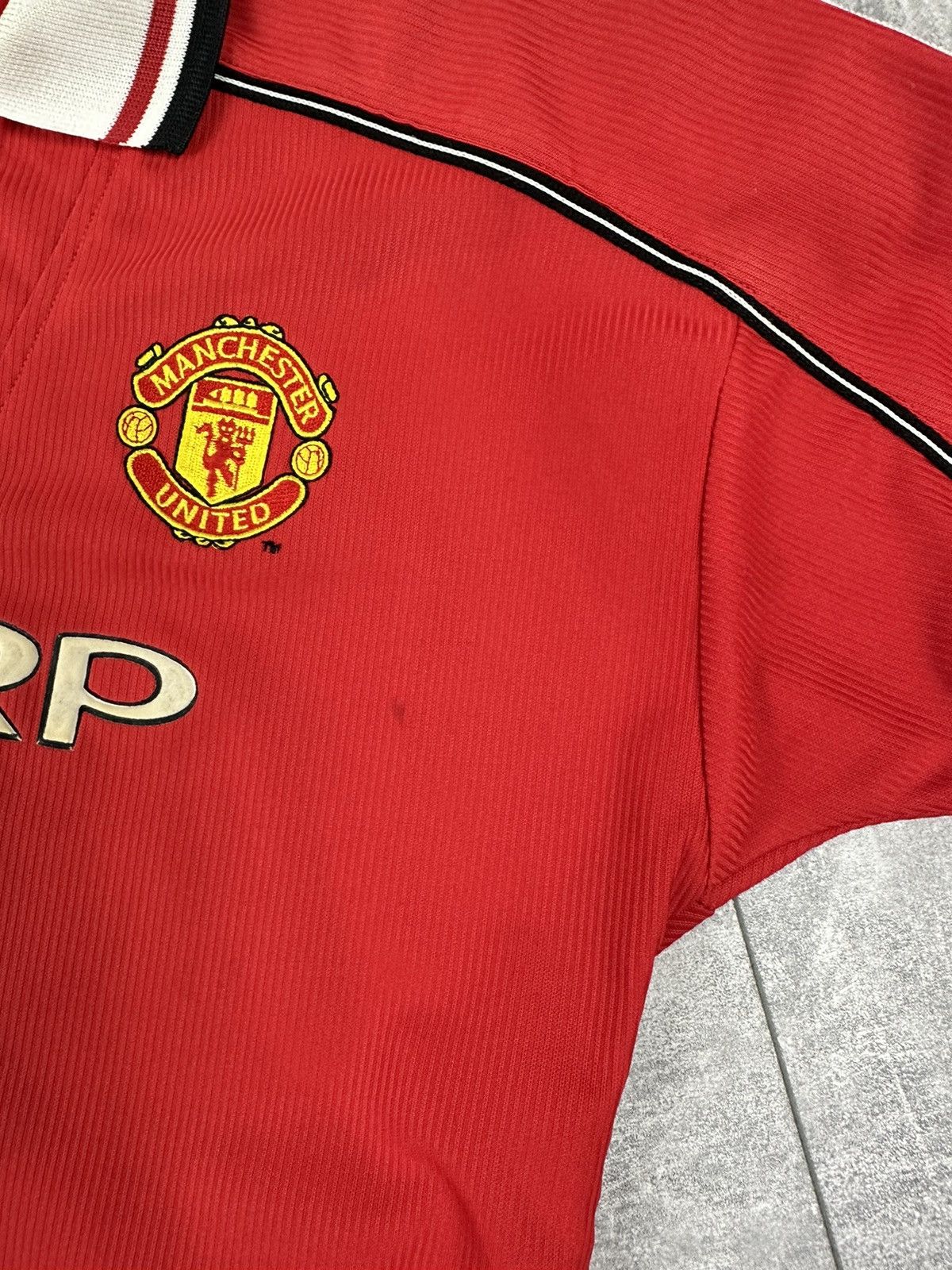 Umbro Umbro Manchester United 1998/99 Home Soccer Retro Jersey Size US XS / EU 42 / 0 - 4 Thumbnail